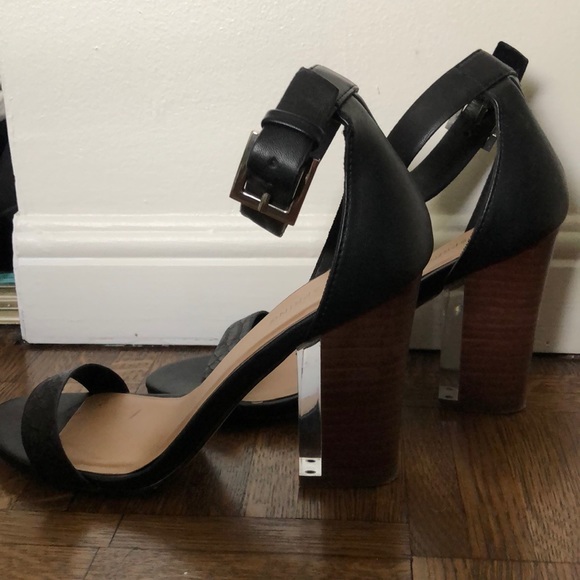 Strap heels - Picture 3 of 5